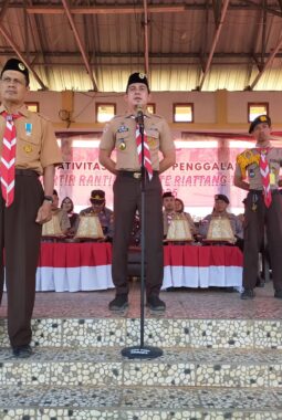 Camat Tanete Riattang Timur Pimpin Upacara Hari Pramuka ke-64 dan Buka Pekan Lomba Kreativitas Penggalang 2025