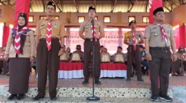 Camat Tanete Riattang Timur yang juga Ketua Mabiran menyampaikan sambutan saat apel besar upacara Peringatan Hari Pramuka Nasional ke-64 Tingkat Penggalang
