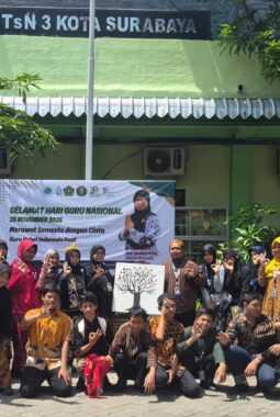 Penuh Haru, MTsN 3 Surabaya Rayakan HGN 2025 dengan Doa Bersama dan Persembahan Karya Siswa