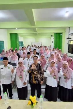 MTSN 03 Surabaya Bekali 50 Guru Wawasan Jurnalistik Untuk Pelatihan Majalah Digita