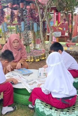 Kreatif dan Ramah Lingkungan, SDN 162 Poleonro Sulap Ban Bekas Jadi Kursi dan Meja Pojok Baca