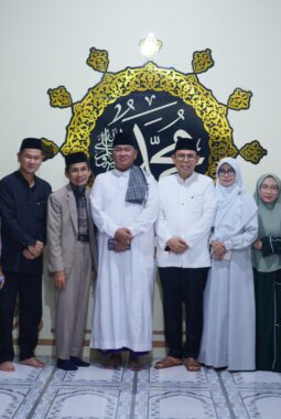 Wabup Bone Buka Puasa Bersama Santri MHQ Tonra, Dorong Program MBG Masuk Pesantren