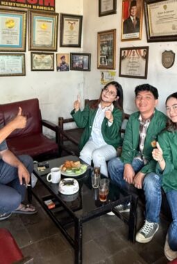 Pers Mahasiswa FH Unpas Kunjungi Kantor Media di Bandung, Perkuat Wawasan Jurnalistik Hukum