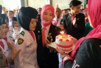 Suasana haru dan gembira pecah saat Sri Nuralya mendapat kejutan berupa kue ulang tahun dan momen saat berjumpa dengan orang tuanya.