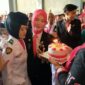 Suasana haru dan gembira pecah saat Sri Nuralya mendapat kejutan berupa kue ulang tahun dan momen saat berjumpa dengan orang tuanya.